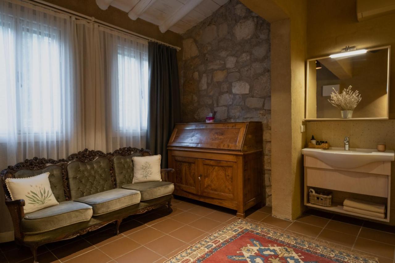 Manej Urla Hotel 3*
