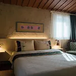 Manej Urla
