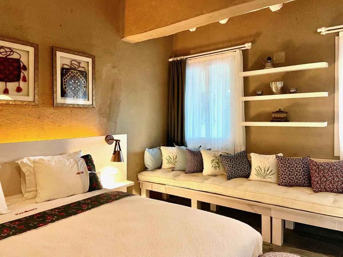 Manej Urla Hotel